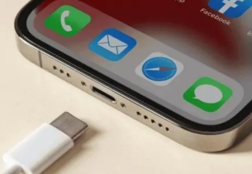 新城街道苹果15维修分享iPhone15改USB-C接口后能和安卓用户互借充电器吗